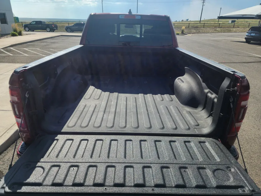 2022 RAM 1500 Laramie | Photo 7 of 32