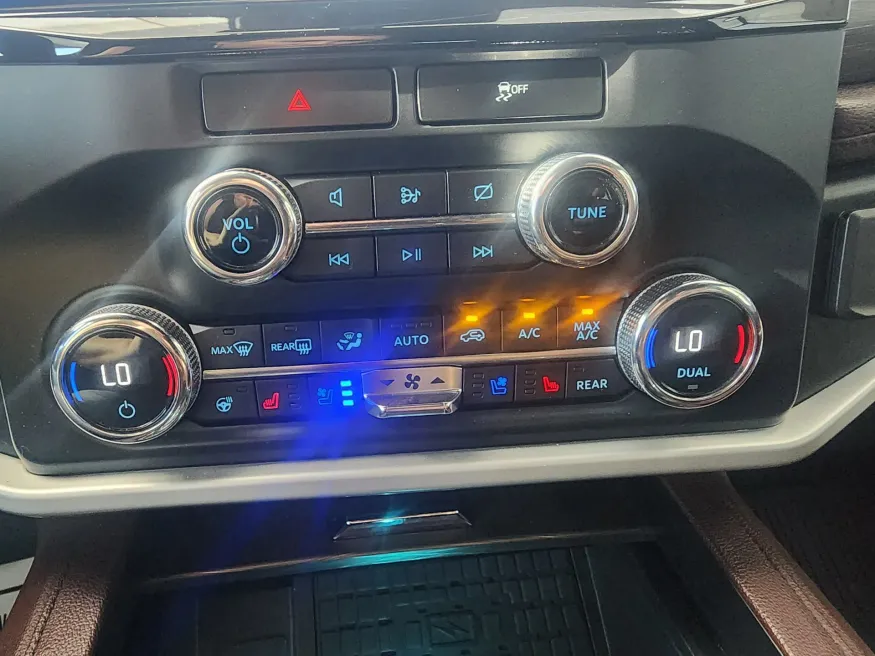 2022 Ford Expedition Max Limited | Photo 20 of 29