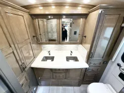 2026 Newmar Dutch Star 4325 | Thumbnail Photo 18 of 32