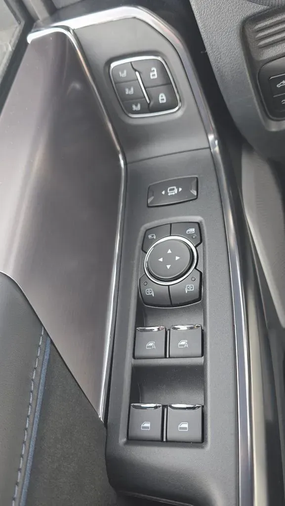 2026 Ford Super Duty F-250 | Photo 14 of 35