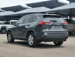 2020 Toyota RAV4 XLE | Thumbnail Photo 4 of 26