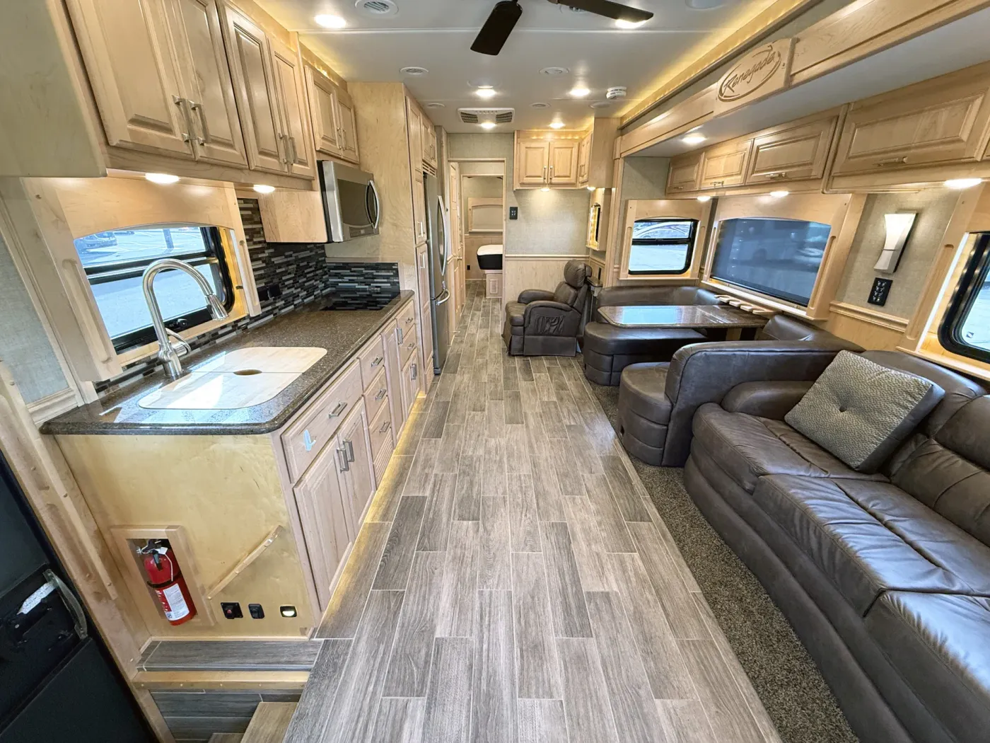 2019 Renegade Classic 3200AM | Photo 4 of 28