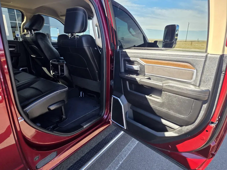 2022 RAM 3500 Laramie | Photo 13 of 24