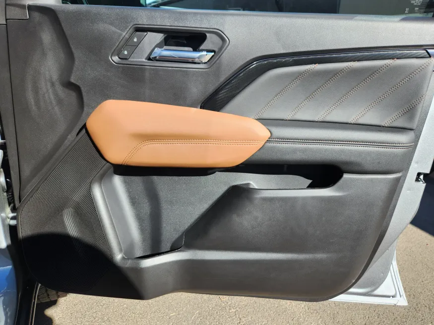 2026 GMC Canyon 4WD AT4 | Photo 16 of 30