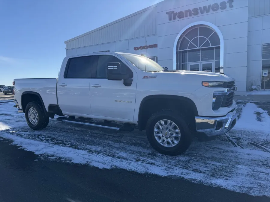2024 Chevrolet Silverado 2500HD LT | Photo 1 of 18