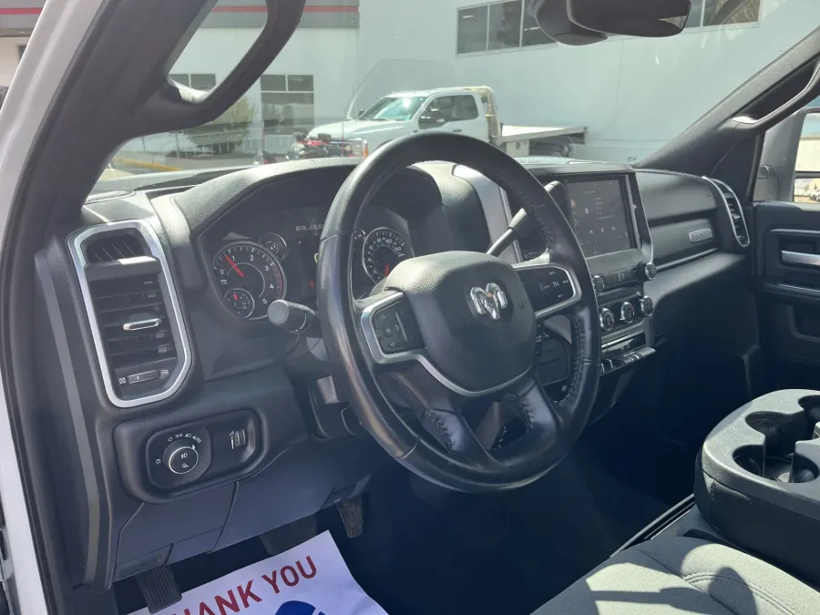 2024 RAM 2500 Big Horn | Photo 4 of 21