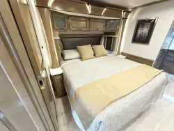 2026 Newmar Dutch Star 4081 | Thumbnail Photo 13 of 32