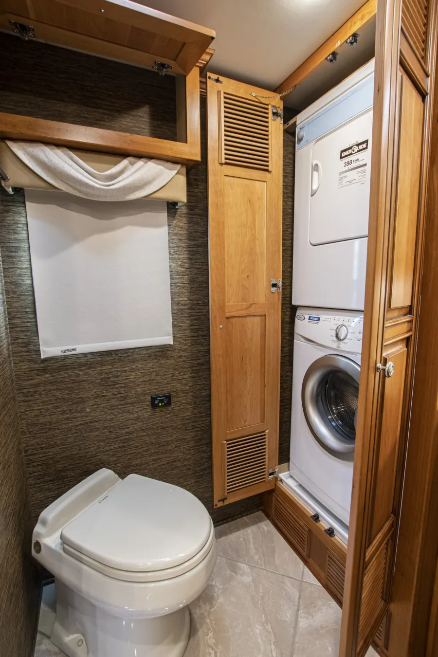 2015 Newmar Dutch Star 4018 | Photo 32 of 32