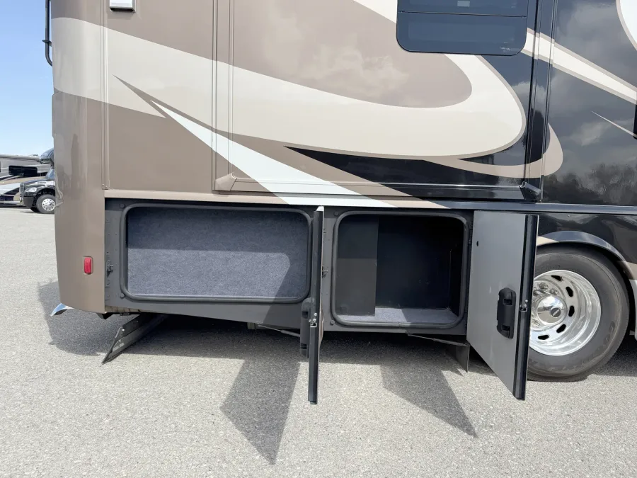 2016 Winnebago Journey 38P | Photo 26 of 30