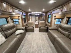2019 DRV Mobile Suites 44 Nashville | Thumbnail Photo 9 of 26