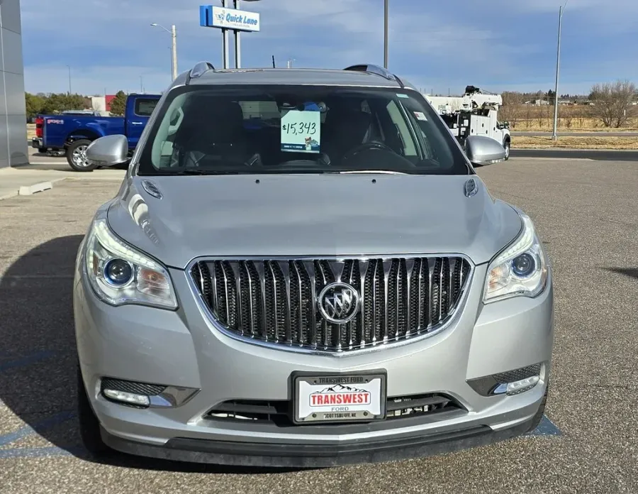2017 Buick Enclave | Photo 2 of 32