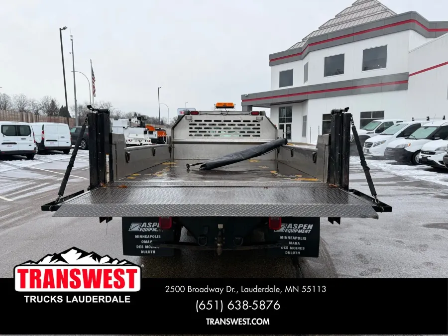 2011 Ford Super Duty F-350 XL | Photo 14 of 20