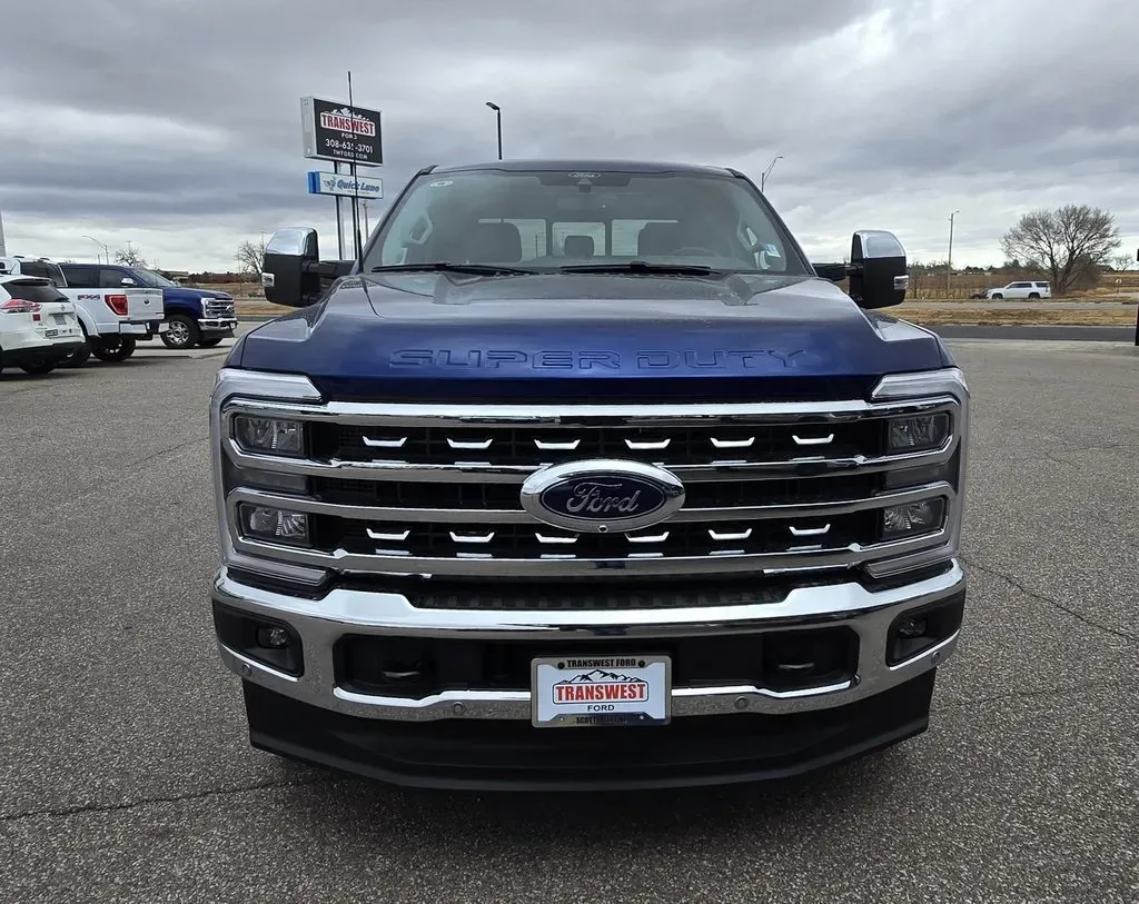 2026 Ford Super Duty F-350 | Photo 2 of 32