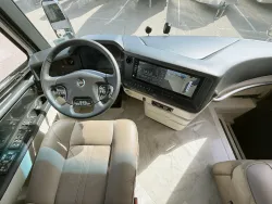 2027 Newmar Essex 4595 | Thumbnail Photo 7 of 31