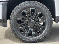 2026 GMC Sierra 2500HD Denali Ultimate | Thumbnail Photo 9 of 25
