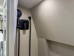 2026 Pleasure-way Ontour 2.2 AWD | Thumbnail Photo 17 of 21