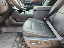 2026 GMC Sierra 1500 Denali | Thumbnail Photo 8 of 31