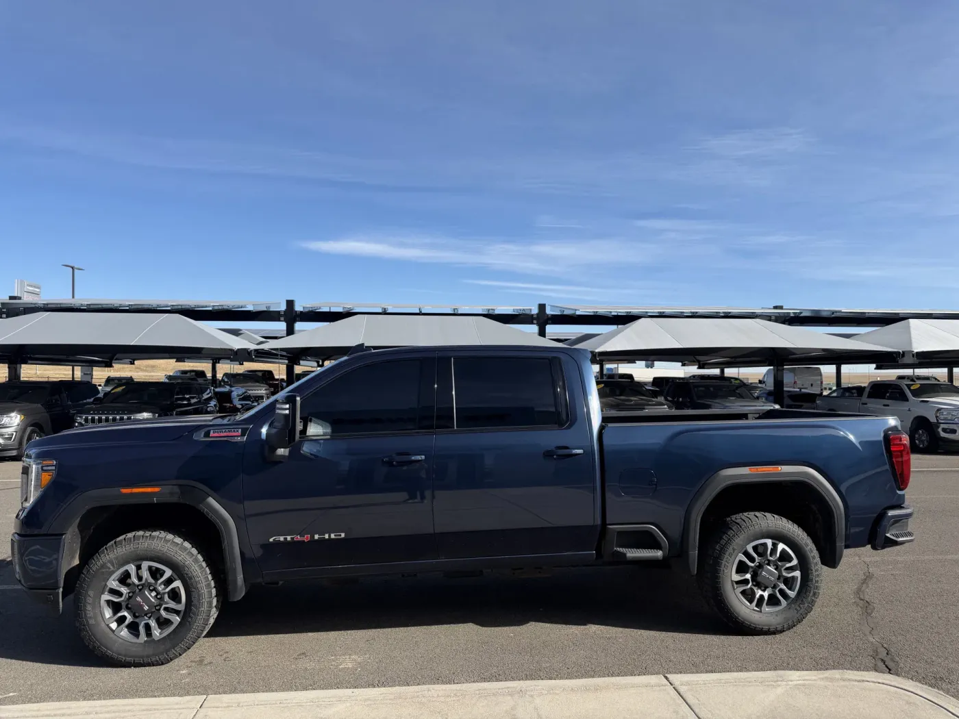 2022 GMC Sierra 2500HD AT4 | Photo 4 of 23