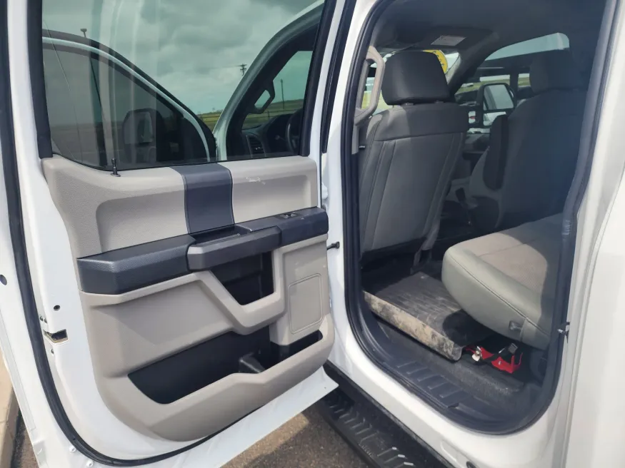 2022 Ford Super Duty F-250 SRW | Photo 12 of 25