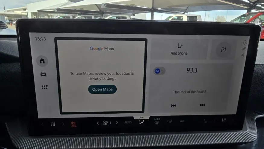 2025 Ford Explorer | Photo 21 of 35