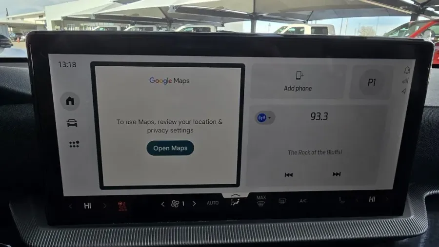 2025 Ford Explorer | Photo 21 of 35