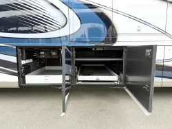 2023 Newmar Essex 4551 | Thumbnail Photo 29 of 34