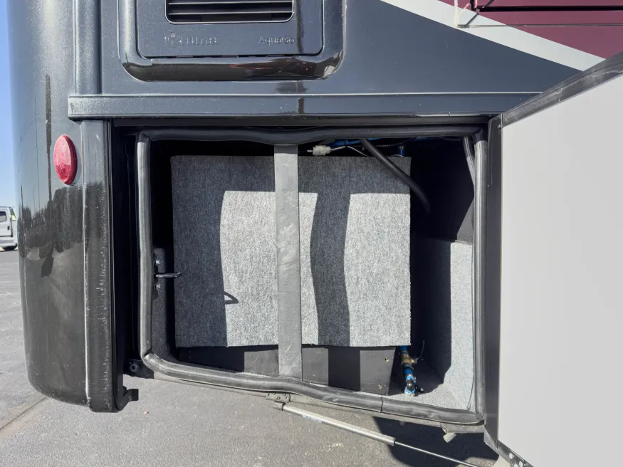 2023 Newmar Bay Star 3408 | Photo 34 of 38