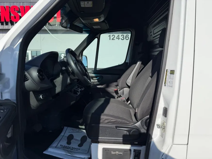 2022 Mercedes Benz Sprinter 2500 Cargo 170 WB | Photo 9 of 21