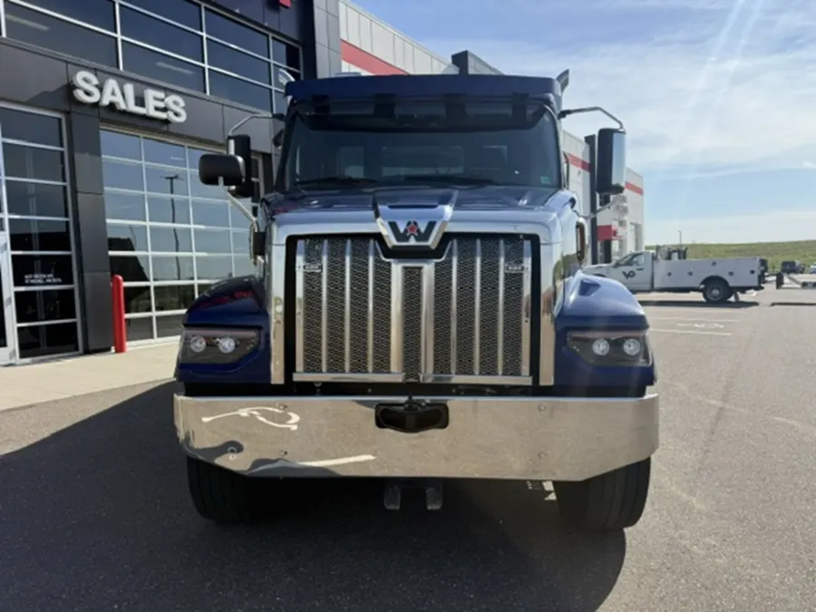 2025 Western Star 47X | Photo 12 of 17