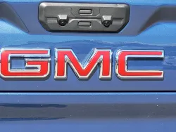 2026 GMC Sierra 2500HD Denali | Thumbnail Photo 10 of 25