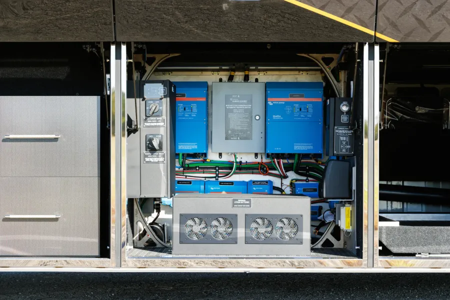 2026 Emerald Prevost H3-45 Triple Slide | Photo 21 of 29