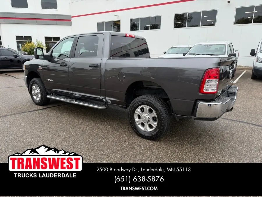 2024 RAM 2500 Big Horn | Photo 2 of 23