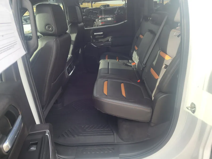 2020 GMC Sierra 1500 AT4 | Photo 13 of 28
