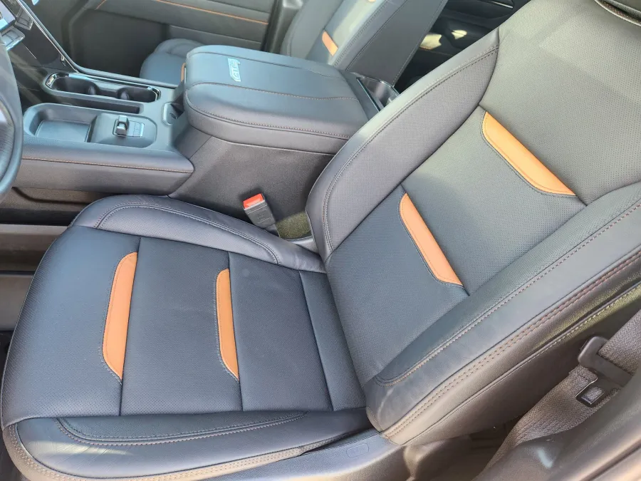 2026 GMC Sierra 2500HD AT4 | Photo 8 of 20