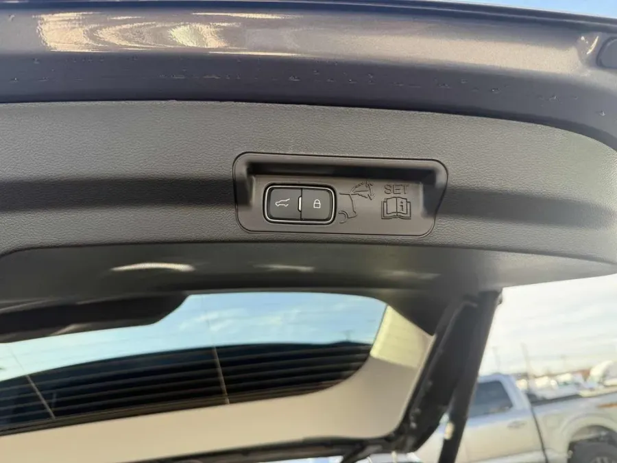 2026 Ford Explorer | Photo 9 of 27