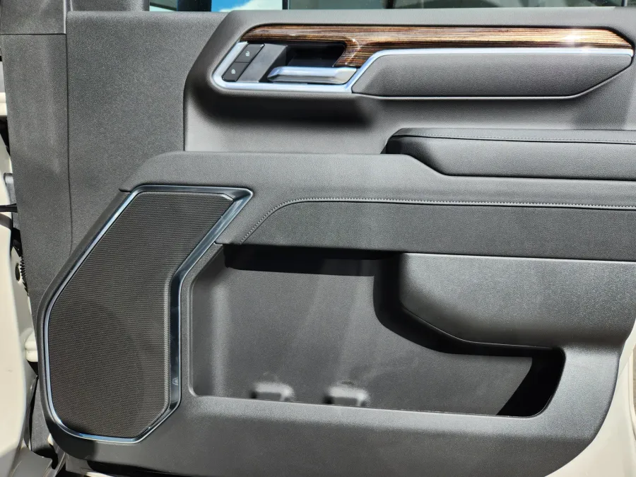 2026 GMC Sierra 2500HD SLE | Photo 17 of 28