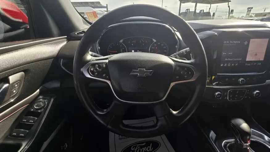 2023 Chevrolet Traverse | Photo 15 of 31