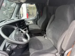2019 Freightliner Cascadia | Thumbnail Photo 10 of 20