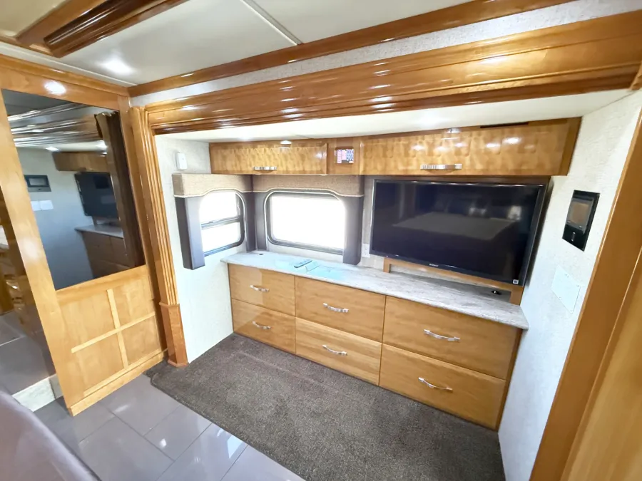 2013 Newmar King Aire 4584 | Photo 15 of 33