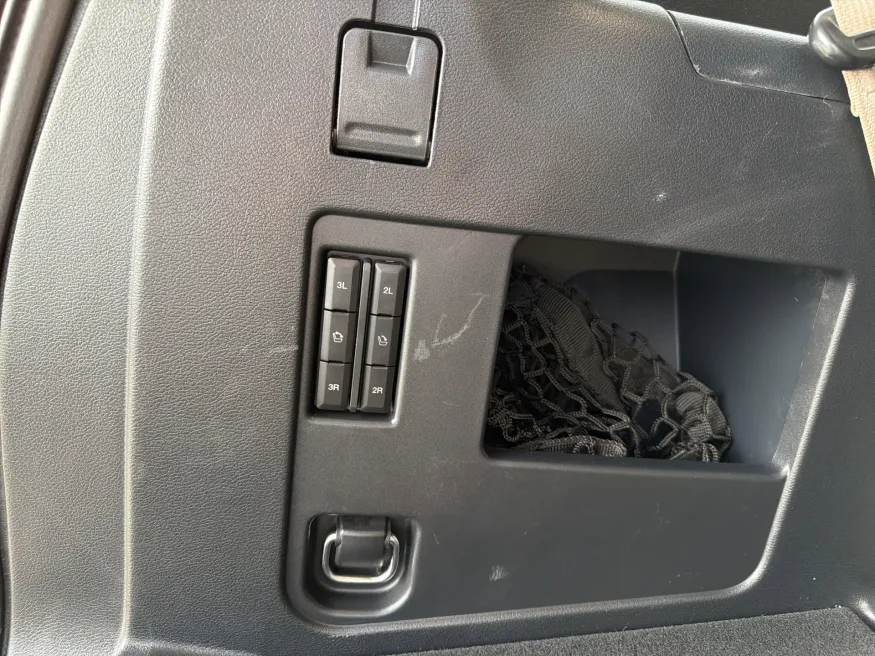 2022 Ford Expedition Limited | Photo 9 of 26