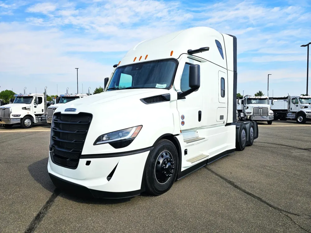 2026 Freightliner PJ126SLP