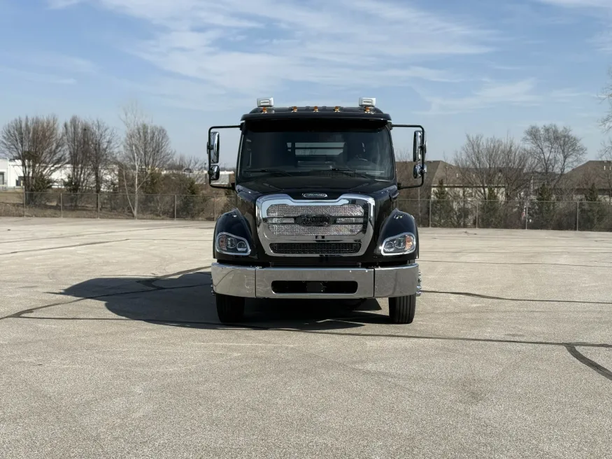 2024 Freightliner M2 112 Laredo | Photo 5 of 30