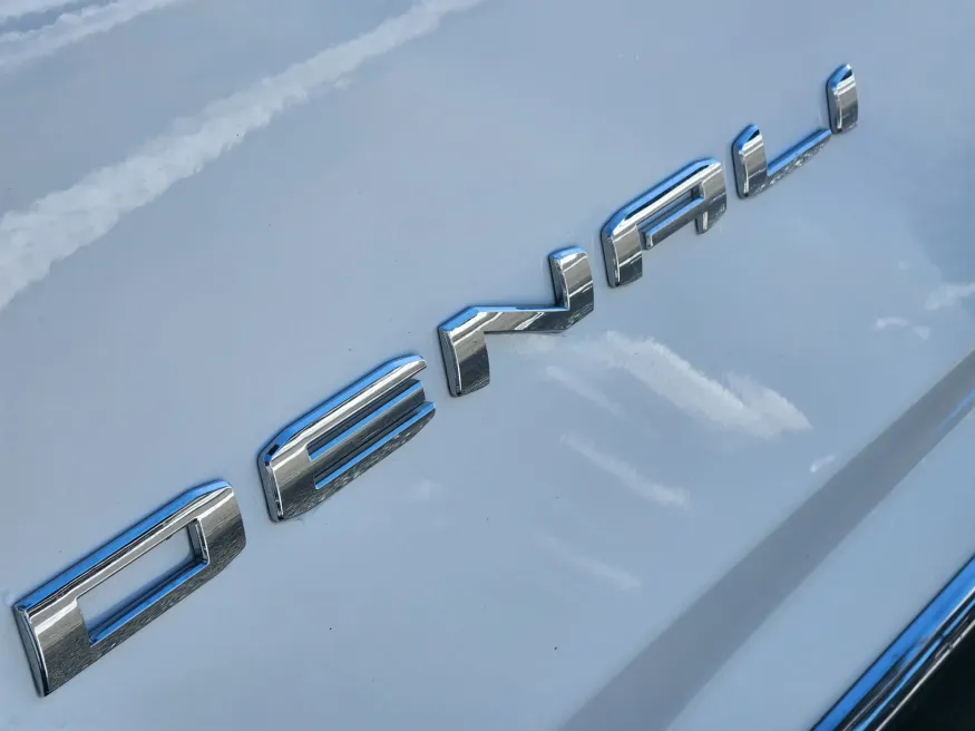 2025 GMC Yukon Denali Ultimate | Photo 7 of 24