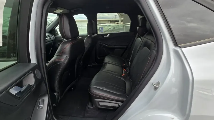 2026 Ford Escape Hybrid | Photo 30 of 32