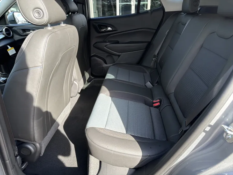 2026 Chevrolet Trax LT | Photo 9 of 19
