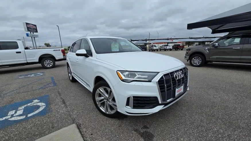 2023 Audi Q7 | Photo 3 of 34