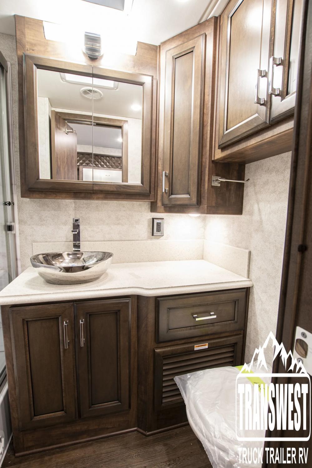 2023 Newmar Bay Star 3225 | Photo 10 of 14