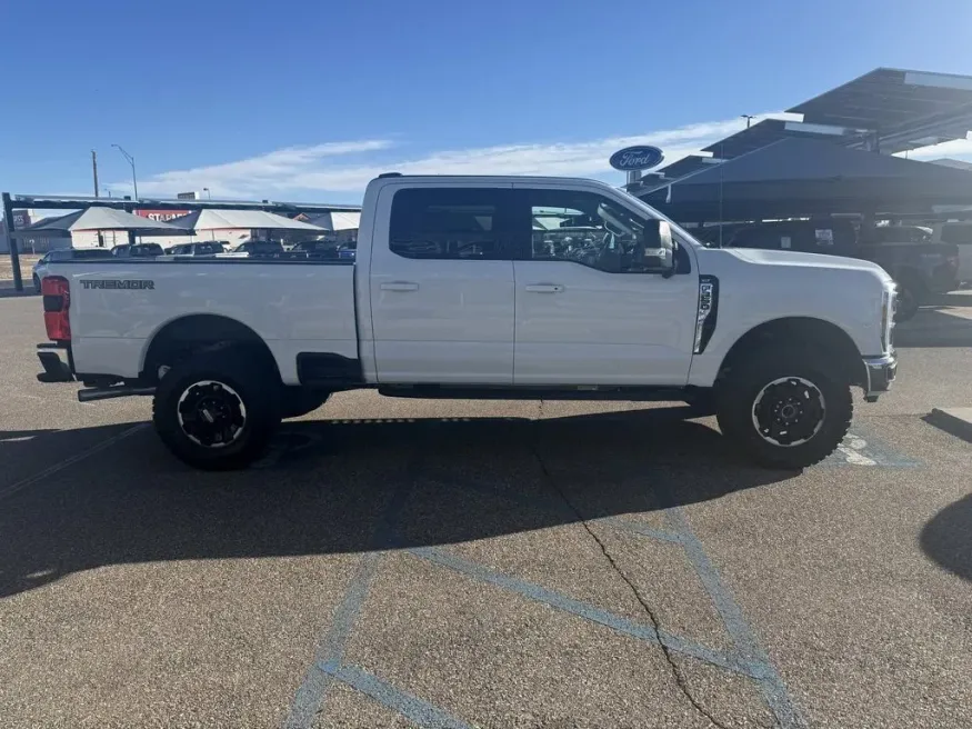 2026 Ford Super Duty F-350 | Photo 4 of 23