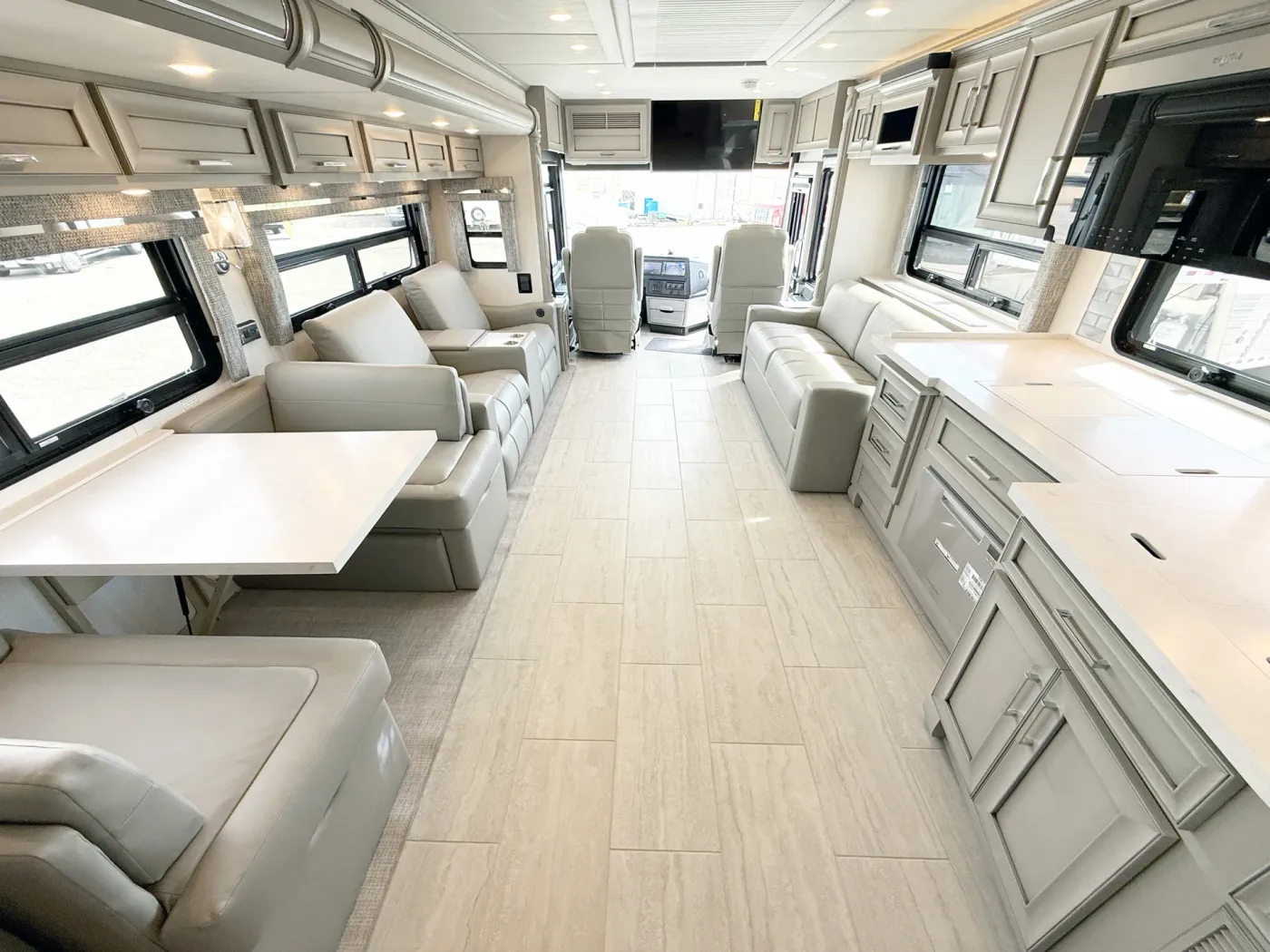 2026 Newmar Ventana 4369 | Photo 5 of 31