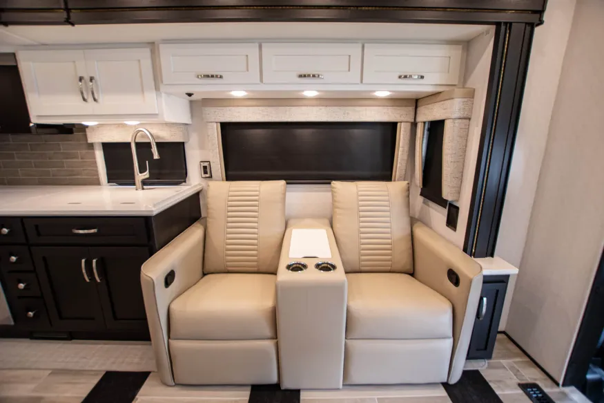 2026 Newmar Grand Star 3444 | Photo 12 of 23